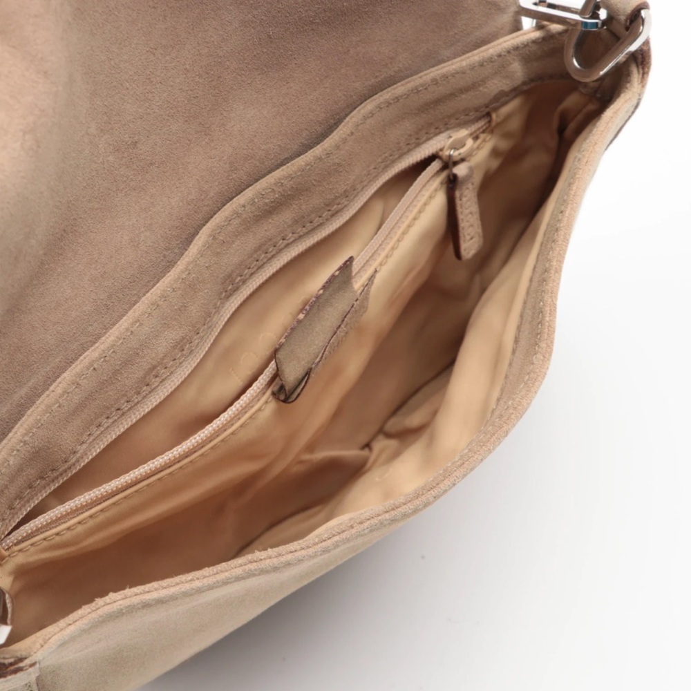 Gucci Suede Flap Front Shoulder Bag with Dustbag! - Picture 11 of 14